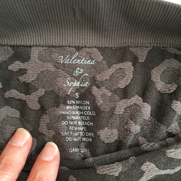Valentina and Sophia Leopard Print Leggings, size small - Picture 7 of 11